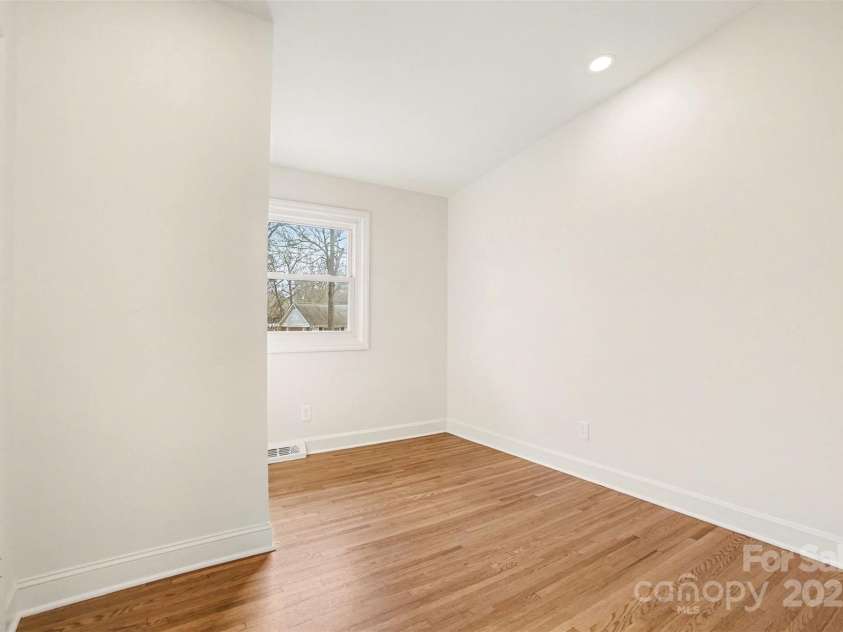 6738 Starcrest Drive, Charlotte, NC 28210.  MLS# CAR4333607, YatesRealty ID 8962. 