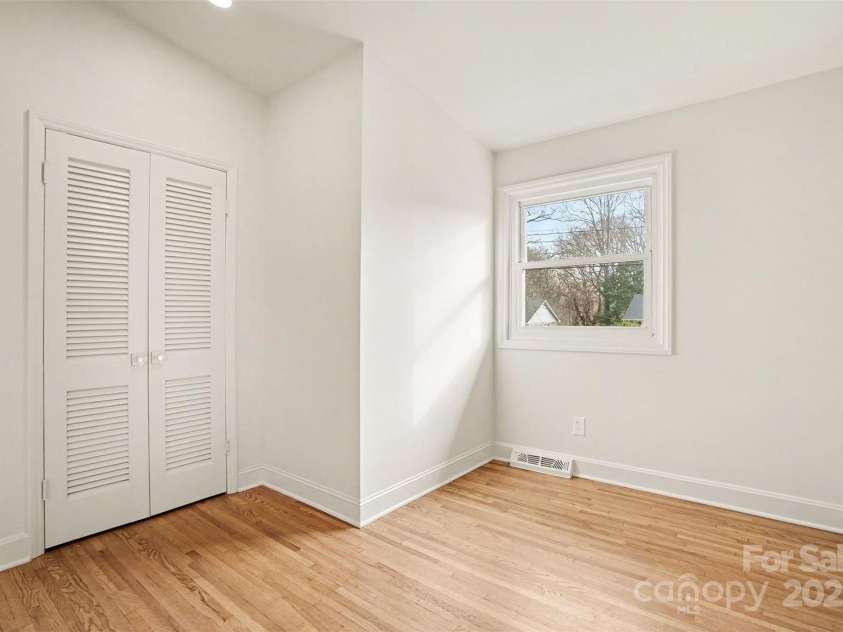6738 Starcrest Drive, Charlotte, NC 28210.  MLS# CAR4333607, YatesRealty ID 8962. 