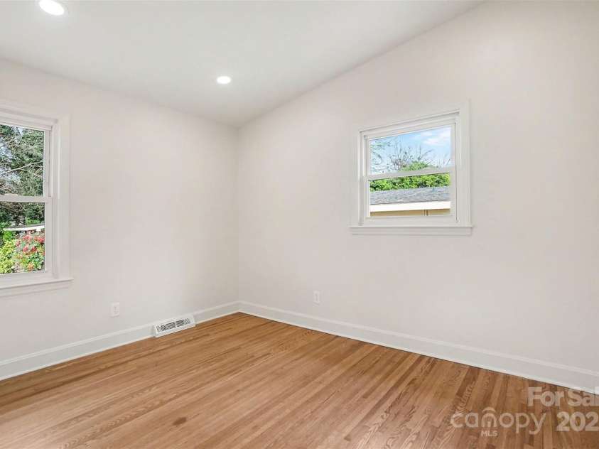 6738 Starcrest Drive, Charlotte, NC 28210.  MLS# CAR4333607, YatesRealty ID 8962. 