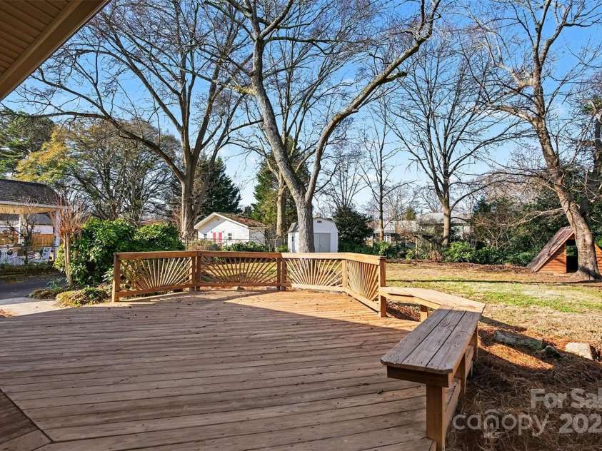 6738 Starcrest Drive, Charlotte, NC 28210.  MLS# CAR4333607, YatesRealty ID 8962. 