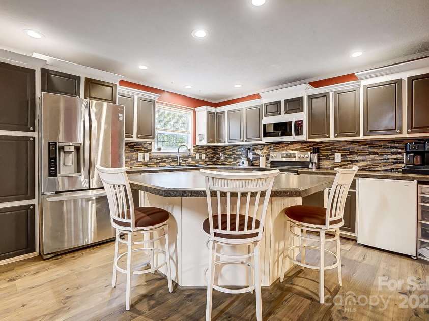 4450 Dobys Bridge Road, Fort Mill, SC 29707.  MLS# CAR4203686, YatesRealty ID 8963. 