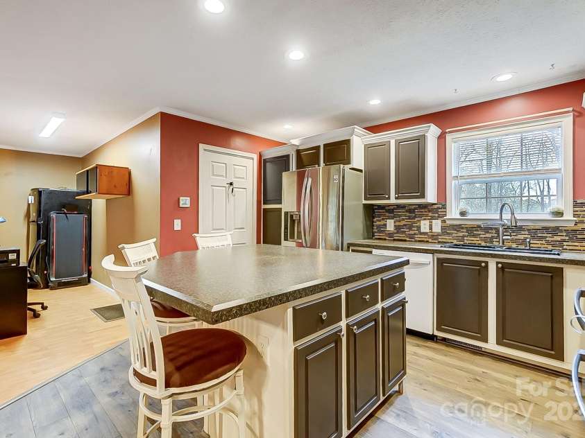 4450 Dobys Bridge Road, Fort Mill, SC 29707.  MLS# CAR4203686, YatesRealty ID 8963. 