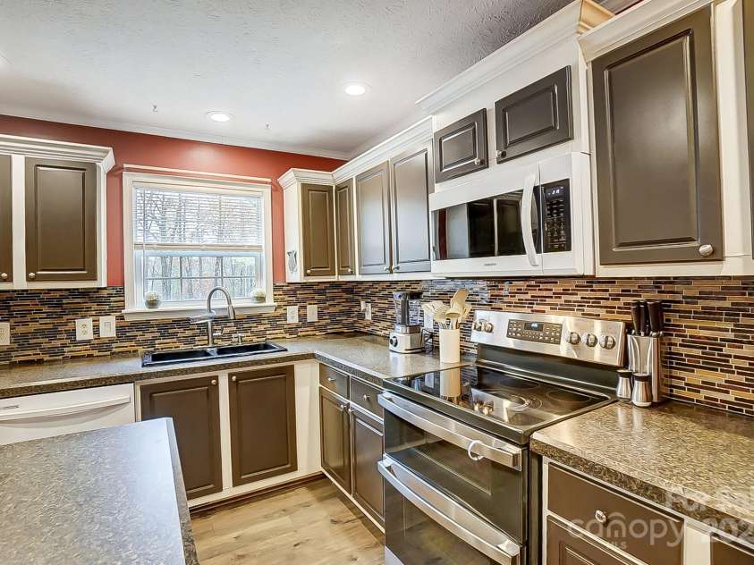 4450 Dobys Bridge Road, Fort Mill, SC 29707.  MLS# CAR4203686, YatesRealty ID 8963. 