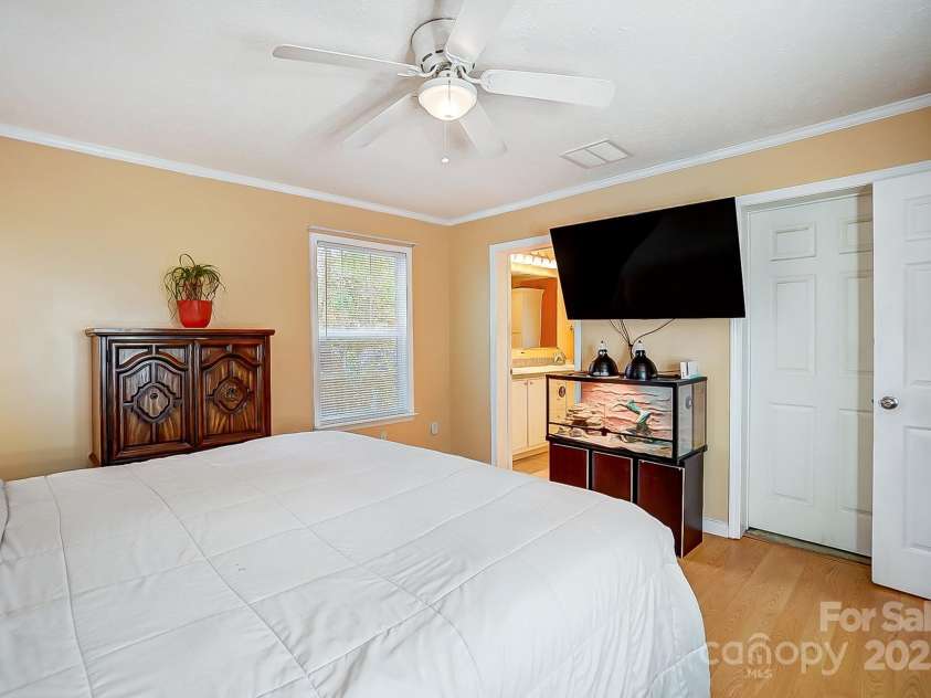 4450 Dobys Bridge Road, Fort Mill, SC 29707.  MLS# CAR4203686, YatesRealty ID 8963. 