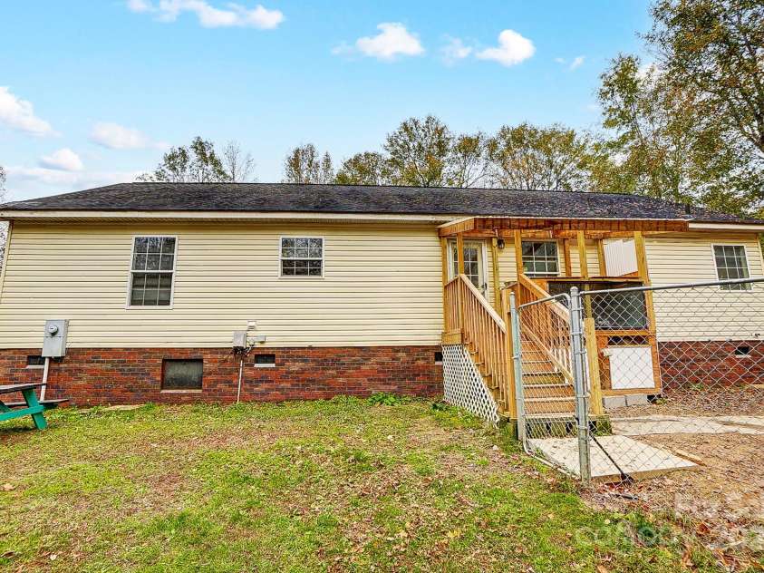 4450 Dobys Bridge Road, Fort Mill, SC 29707.  MLS# CAR4203686, YatesRealty ID 8963. 