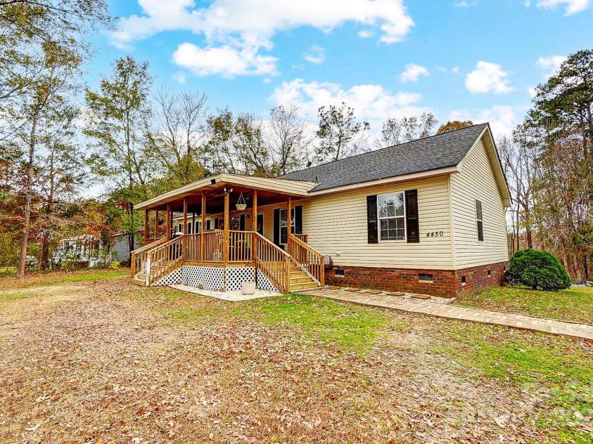 4450 Dobys Bridge Road, Fort Mill, SC 29707.  MLS# CAR4203686, YatesRealty ID 8963. 
