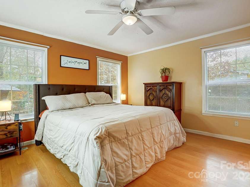 4450 Dobys Bridge Road, Fort Mill, SC 29707.  MLS# CAR4203686, YatesRealty ID 8963. Primary suite