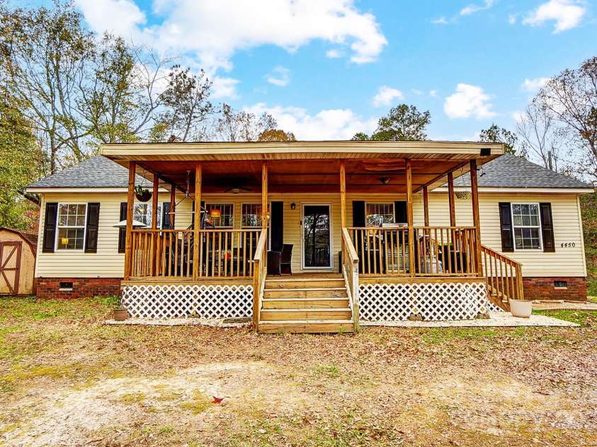 4450 Dobys Bridge Road, Fort Mill, SC 29707.  MLS# CAR4203686, YatesRealty ID 8963. Welcome home