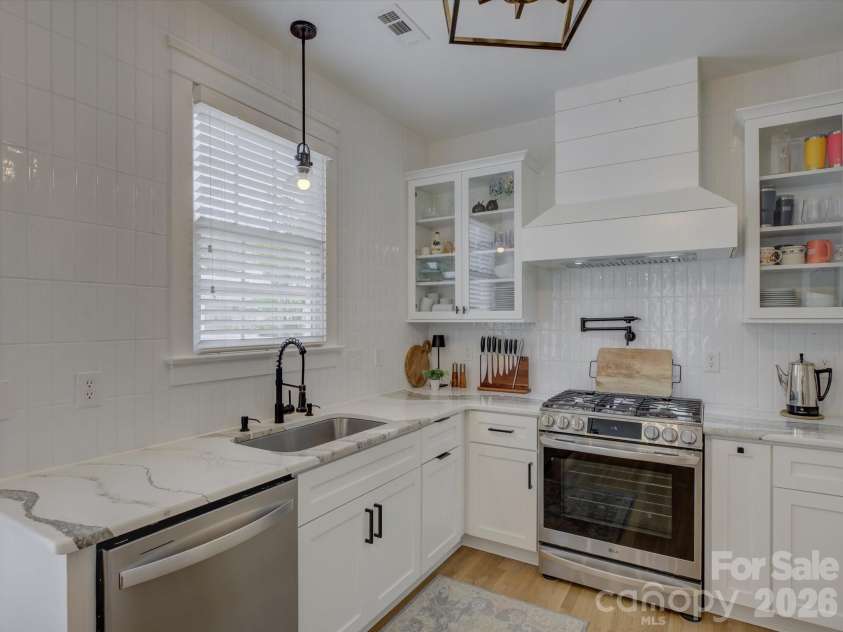 1305 Barnett Woods Crossing, Fort Mill, SC 29708.  MLS# CAR4363632, YatesRealty ID 8965. 