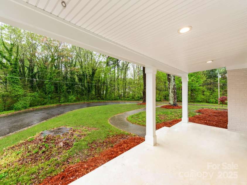 1113 Gregory Lane, Statesville, NC 28677.  MLS# CAR4243559, YatesRealty ID 8966. 