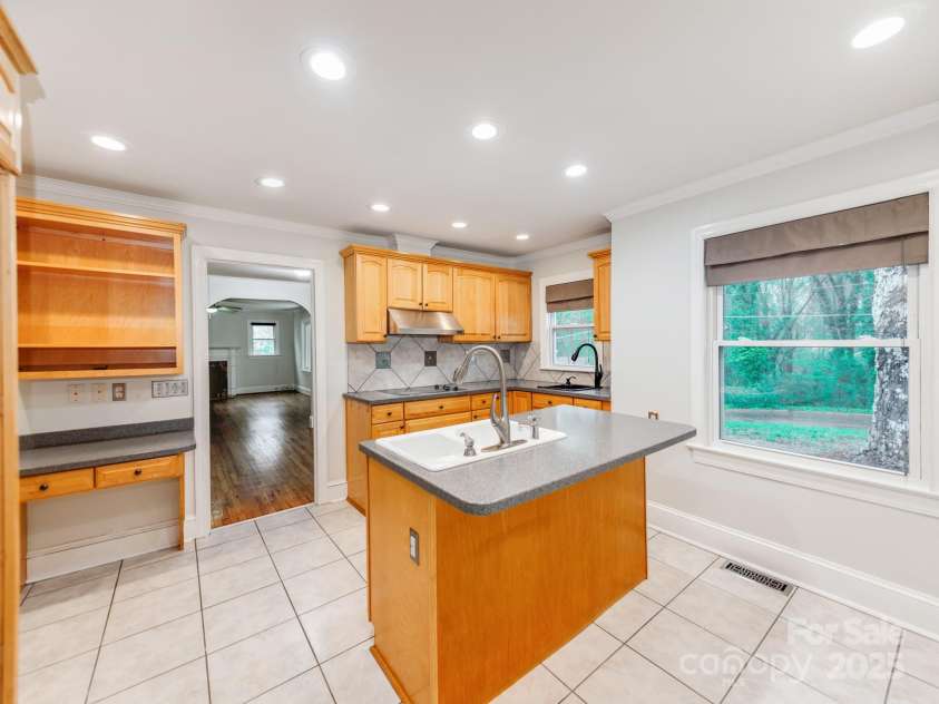 1113 Gregory Lane, Statesville, NC 28677.  MLS# CAR4243559, YatesRealty ID 8966. 