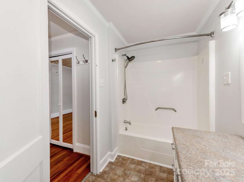 1113 Gregory Lane, Statesville, NC 28677.  MLS# CAR4243559, YatesRealty ID 8966. 