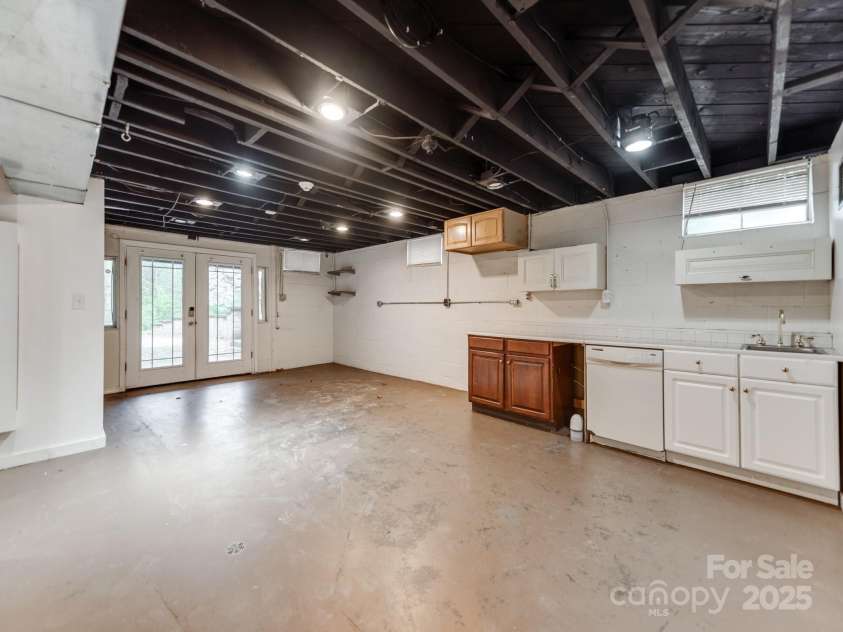 1113 Gregory Lane, Statesville, NC 28677.  MLS# CAR4243559, YatesRealty ID 8966. 