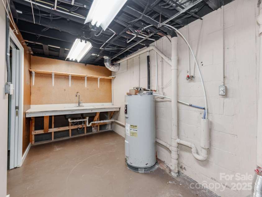 1113 Gregory Lane, Statesville, NC 28677.  MLS# CAR4243559, YatesRealty ID 8966. 