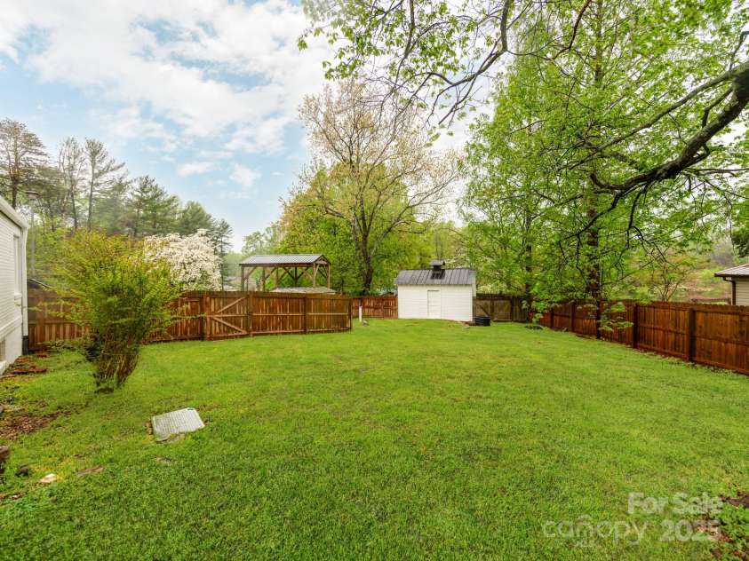 1113 Gregory Lane, Statesville, NC 28677.  MLS# CAR4243559, YatesRealty ID 8966. 