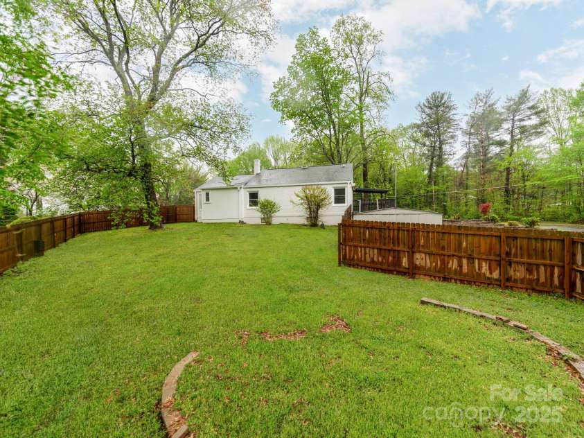 1113 Gregory Lane, Statesville, NC 28677.  MLS# CAR4243559, YatesRealty ID 8966. 