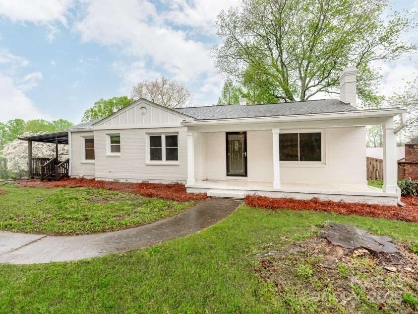 1113 Gregory Lane, Statesville, NC 28677.  MLS# CAR4243559, YatesRealty ID 8966. ALL Brick!