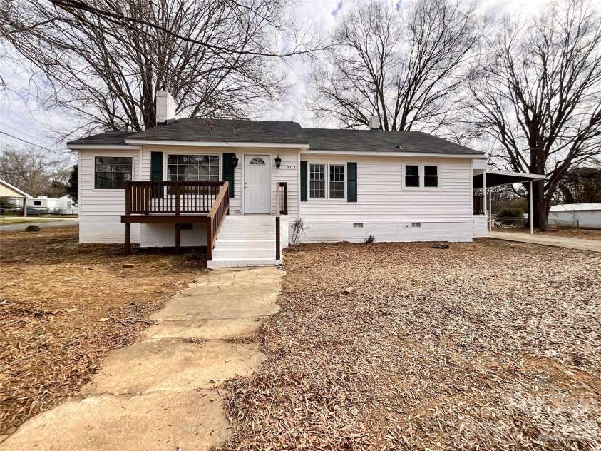 307 Arey Avenue, Albemarle, NC 28001.  MLS# CAR4343969, YatesRealty ID 8967. 