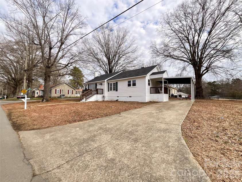 307 Arey Avenue, Albemarle, NC 28001.  MLS# CAR4343969, YatesRealty ID 8967. 