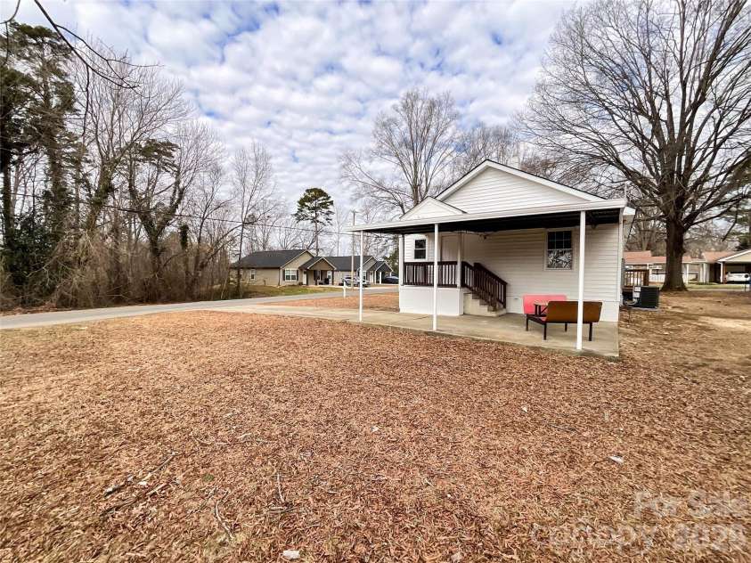 307 Arey Avenue, Albemarle, NC 28001.  MLS# CAR4343969, YatesRealty ID 8967. 