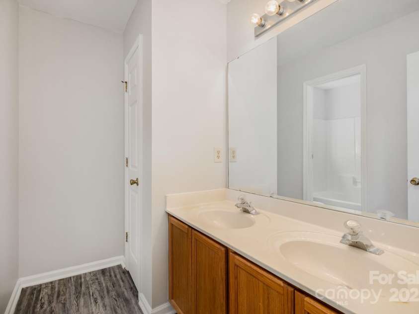 3821 Bullard Street, Charlotte, NC 28208.  MLS# CAR4218607, YatesRealty ID 8967. 