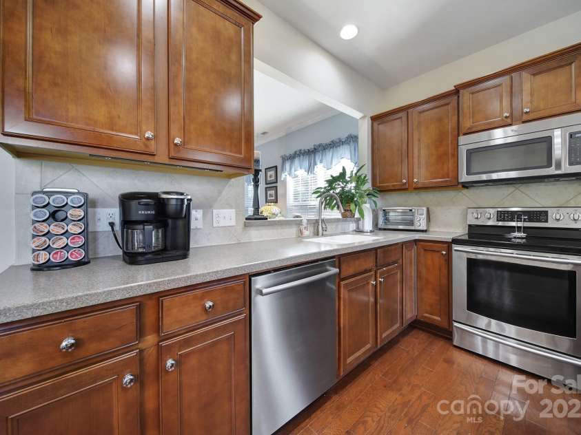 5011 Broad Lane, Fort Mill, SC 29707.  MLS# CAR4239090, YatesRealty ID 8969. Kitchen w/ Pass-Thru