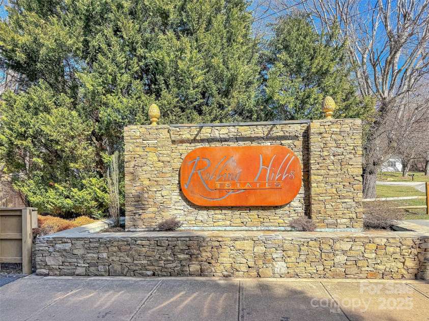 88 Adams Drive, Clyde, NC 28721.  MLS# CAR4227930, YatesRealty ID 8969. 