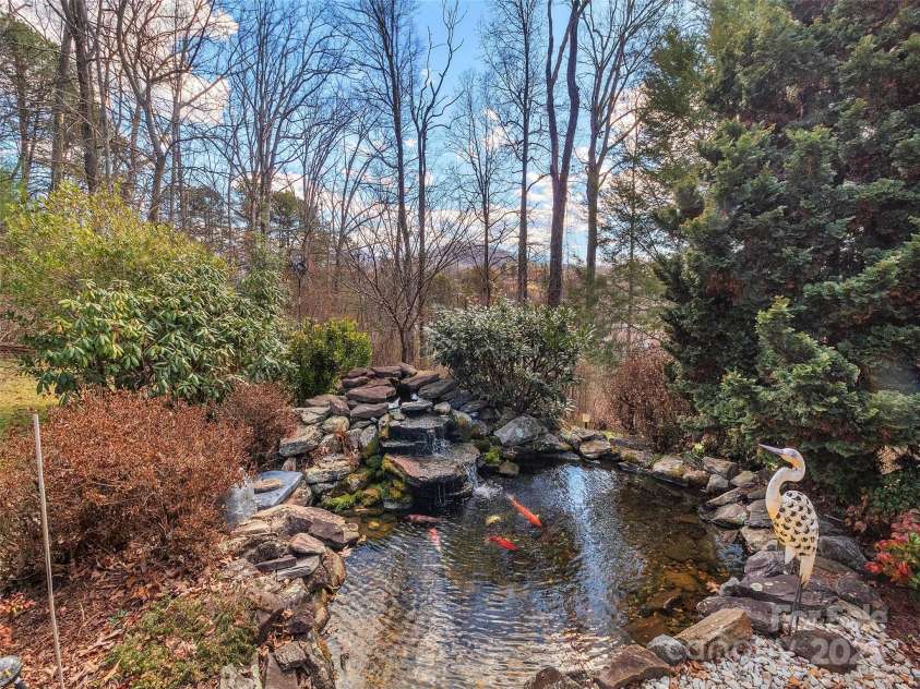 88 Adams Drive, Clyde, NC 28721.  MLS# CAR4227930, YatesRealty ID 8969. 