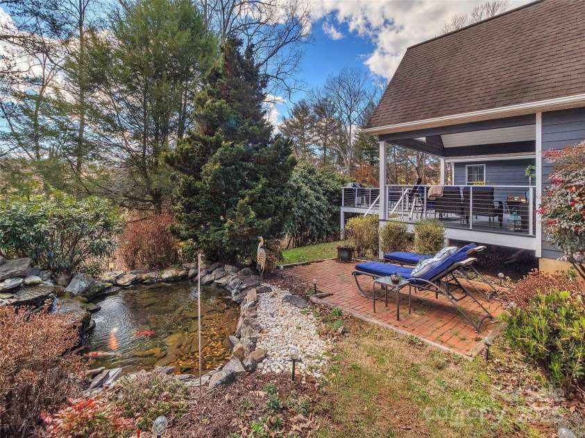 88 Adams Drive, Clyde, NC 28721.  MLS# CAR4227930, YatesRealty ID 8969. 