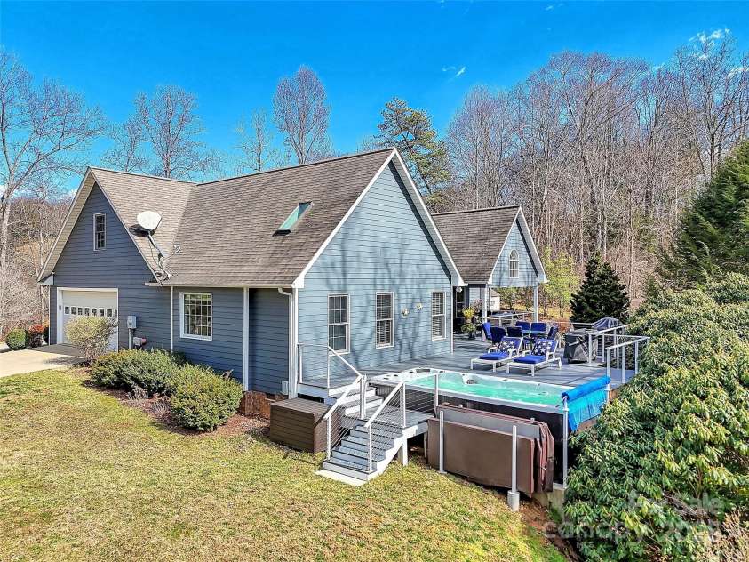 88 Adams Drive, Clyde, NC 28721.  MLS# CAR4227930, YatesRealty ID 8969. 