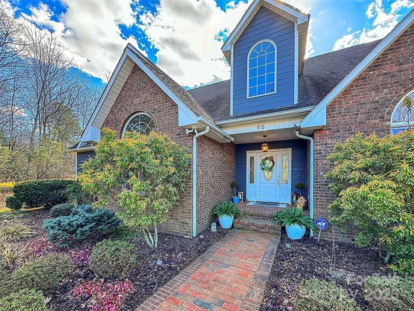 88 Adams Drive, Clyde, NC 28721.  MLS# CAR4227930, YatesRealty ID 8969. 