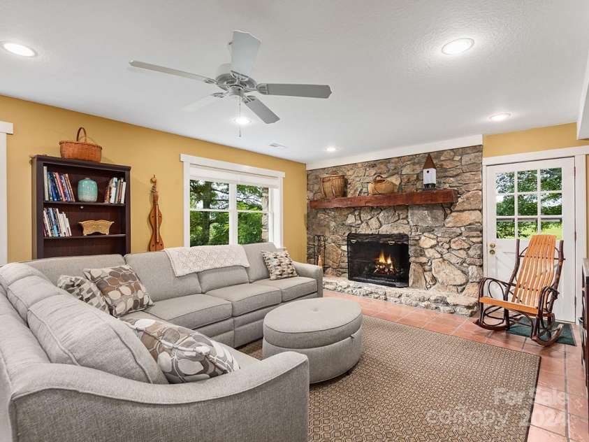 184 Upper White Oak Road, Mars Hill, NC 28754.  MLS# CAR4187288, YatesRealty ID 897. 