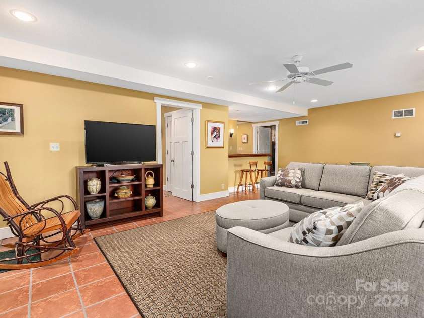 184 Upper White Oak Road, Mars Hill, NC 28754.  MLS# CAR4187288, YatesRealty ID 897. 