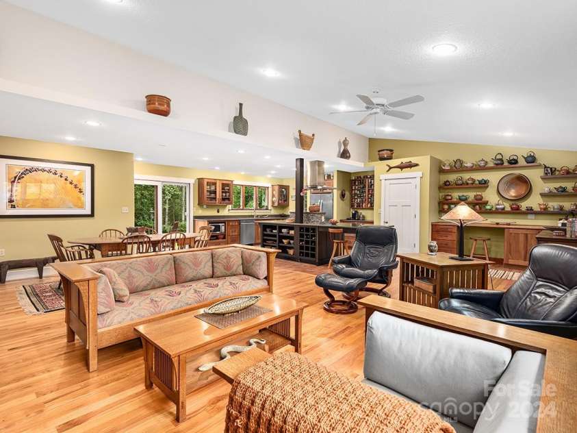 184 Upper White Oak Road, Mars Hill, NC 28754.  MLS# CAR4187288, YatesRealty ID 897. Nice, bright open living space.