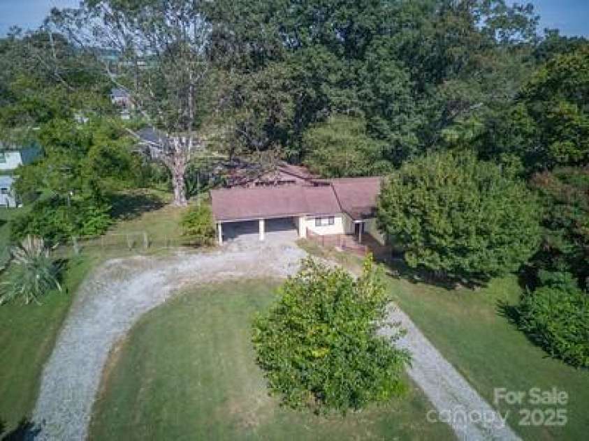 116 Bradshaw Avenue, Hendersonville, NC 28792.  MLS# CAR4179675, YatesRealty ID 8970. Aerial view