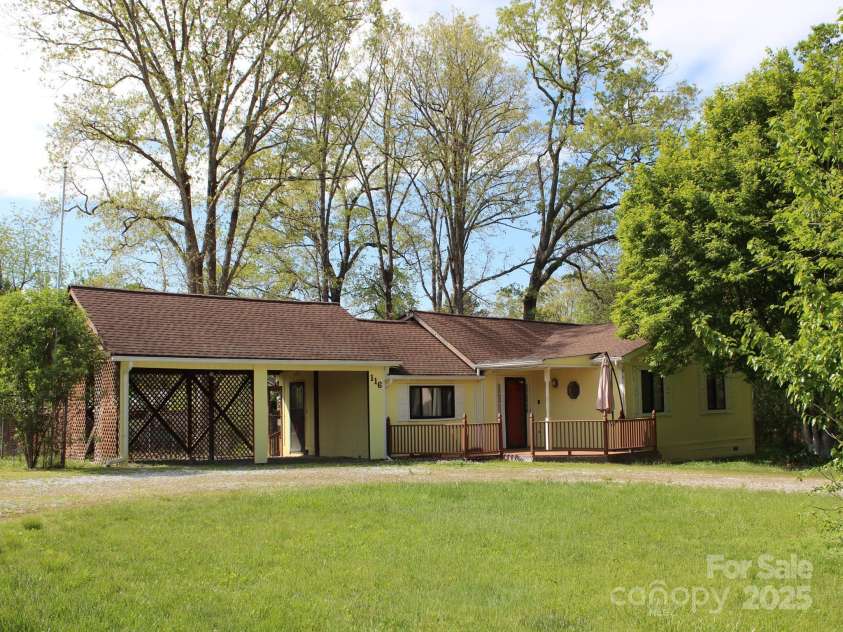 116 Bradshaw Avenue, Hendersonville, NC 28792.  MLS# CAR4179675, YatesRealty ID 8970. Front