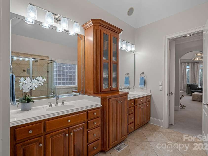 13500 Robert Walker Drive, Davidson, NC 28036.  MLS# CAR4229328, YatesRealty ID 8974. 