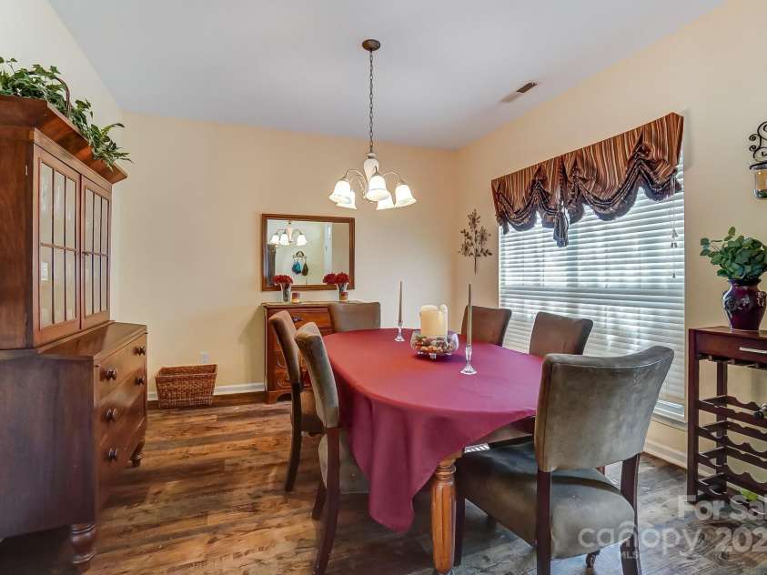 10421 Dominion Village Drive, Charlotte, NC 28269.  MLS# CAR4241864, YatesRealty ID 8975. 