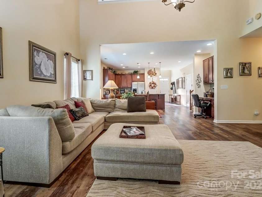 10421 Dominion Village Drive, Charlotte, NC 28269.  MLS# CAR4241864, YatesRealty ID 8975. 