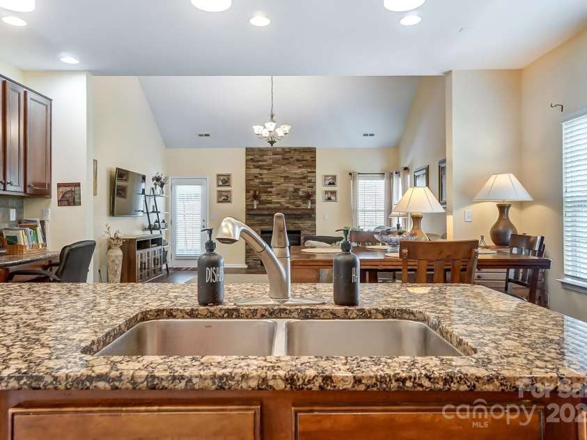 10421 Dominion Village Drive, Charlotte, NC 28269.  MLS# CAR4241864, YatesRealty ID 8975. 