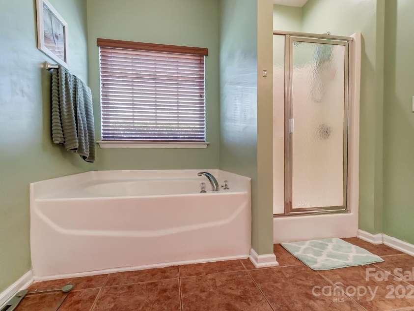 10421 Dominion Village Drive, Charlotte, NC 28269.  MLS# CAR4241864, YatesRealty ID 8975. 