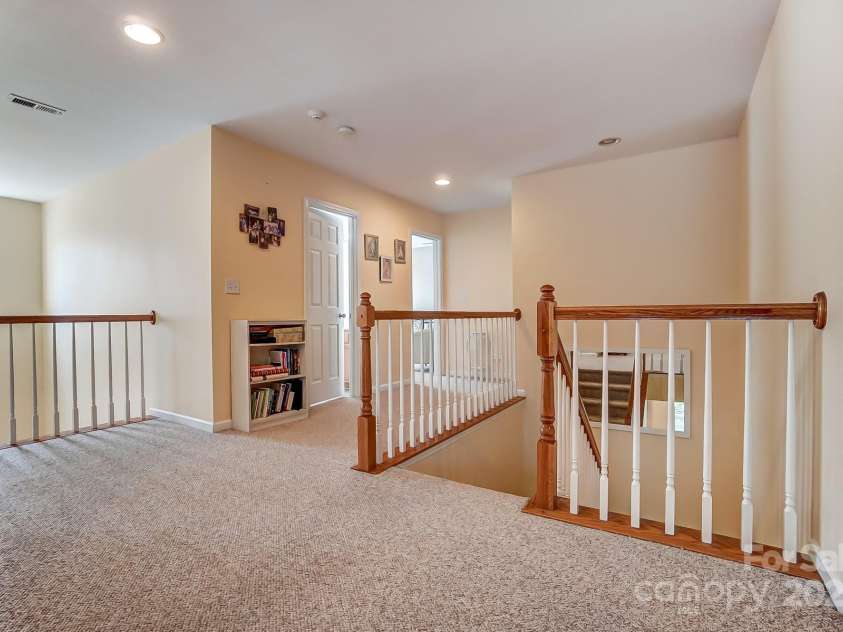 10421 Dominion Village Drive, Charlotte, NC 28269.  MLS# CAR4241864, YatesRealty ID 8975. 
