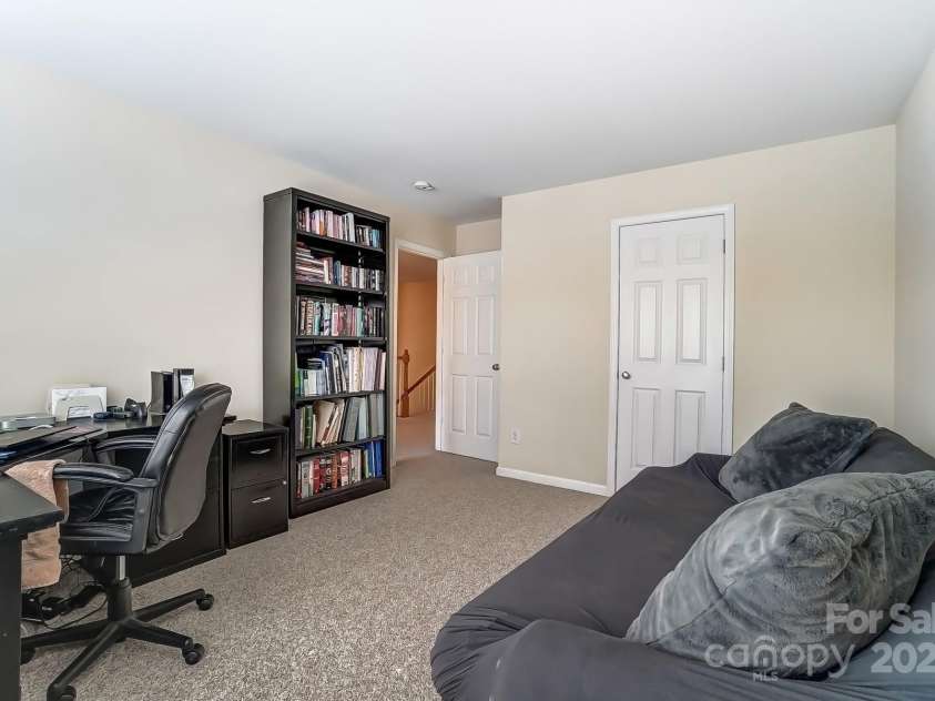 10421 Dominion Village Drive, Charlotte, NC 28269.  MLS# CAR4241864, YatesRealty ID 8975. 