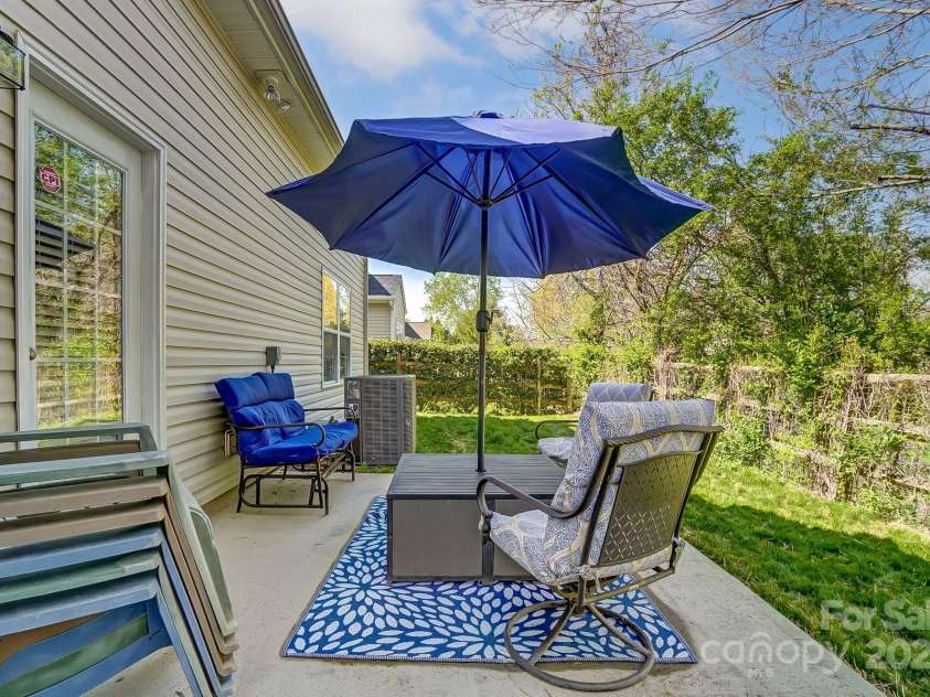 10421 Dominion Village Drive, Charlotte, NC 28269.  MLS# CAR4241864, YatesRealty ID 8975. 