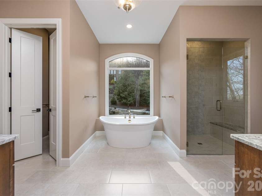527 Falkirk Way, Zirconia, NC 28790.  MLS# CAR4364609, YatesRealty ID 8977. Primary Suite