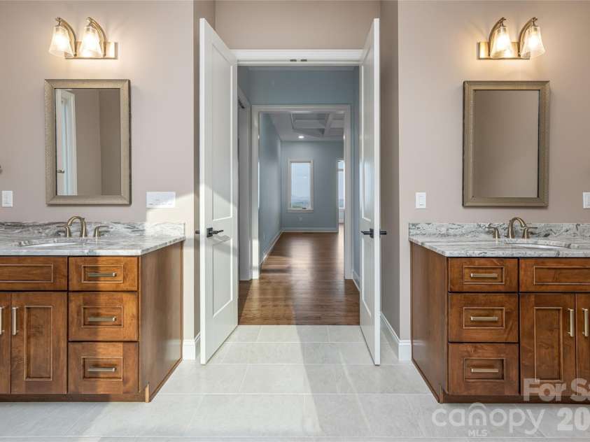 527 Falkirk Way, Zirconia, NC 28790.  MLS# CAR4364609, YatesRealty ID 8977. Primary Suite