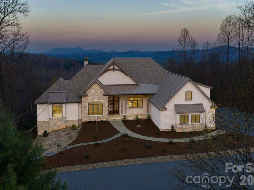 527 Falkirk Way, Zirconia, NC 28790.  MLS# CAR4364609, YatesRealty ID 8977. Welcome to Falkirk Ridge