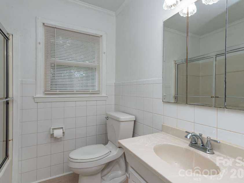 668 Riverside Drive, Lincolnton, NC 28092.  MLS# CAR4247879, YatesRealty ID 8977. 668 Riverside Dr