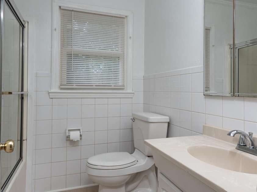 668 Riverside Drive, Lincolnton, NC 28092.  MLS# CAR4247879, YatesRealty ID 8977. 668 Riverside Dr