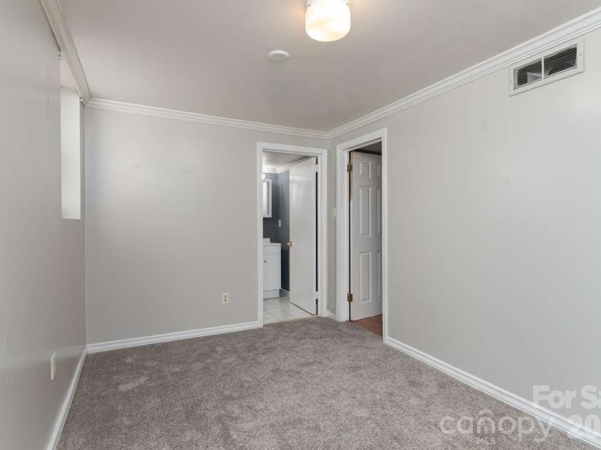 668 Riverside Drive, Lincolnton, NC 28092.  MLS# CAR4247879, YatesRealty ID 8977. 668 Riverside Dr